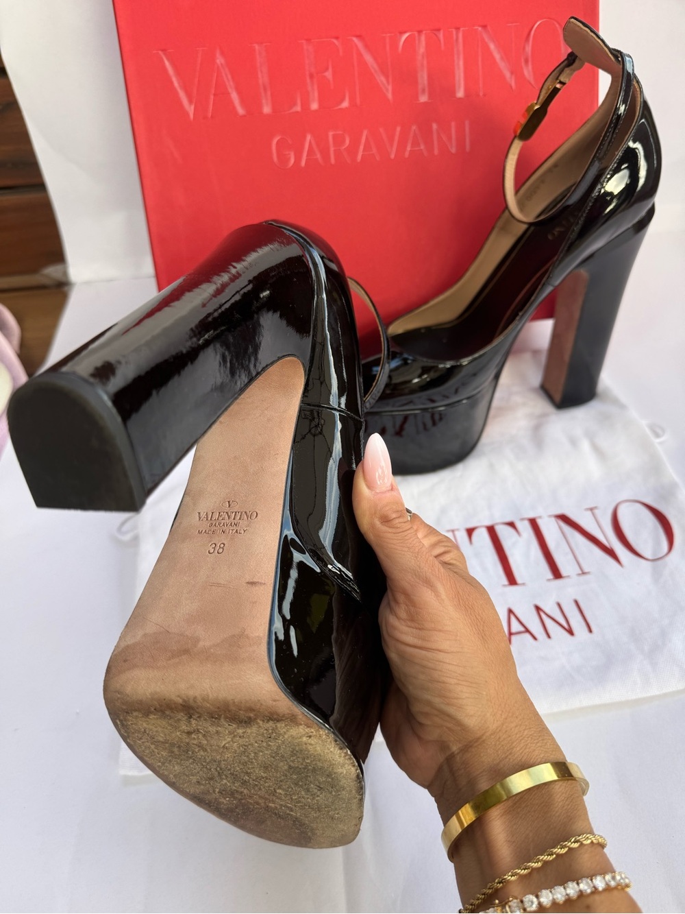 Valentino Garavani Black Patent Leather Platform Ankle Strap like new EU 38 US 8 - Picture 6 of 6